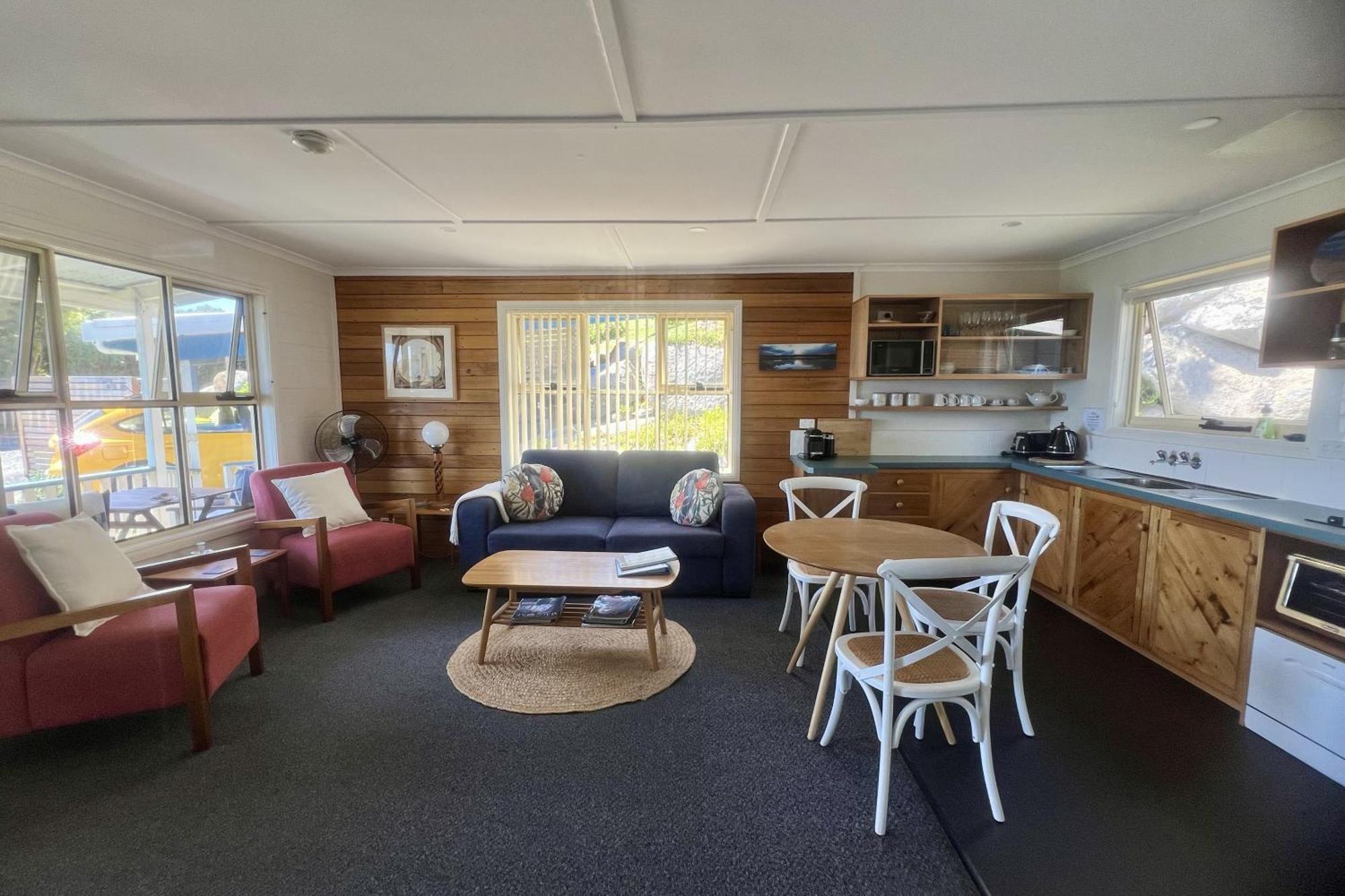 Binalong Beach Cottage Beachfront At Bay Of Fires Next To Restaurant Binalong Bay Экстерьер фото