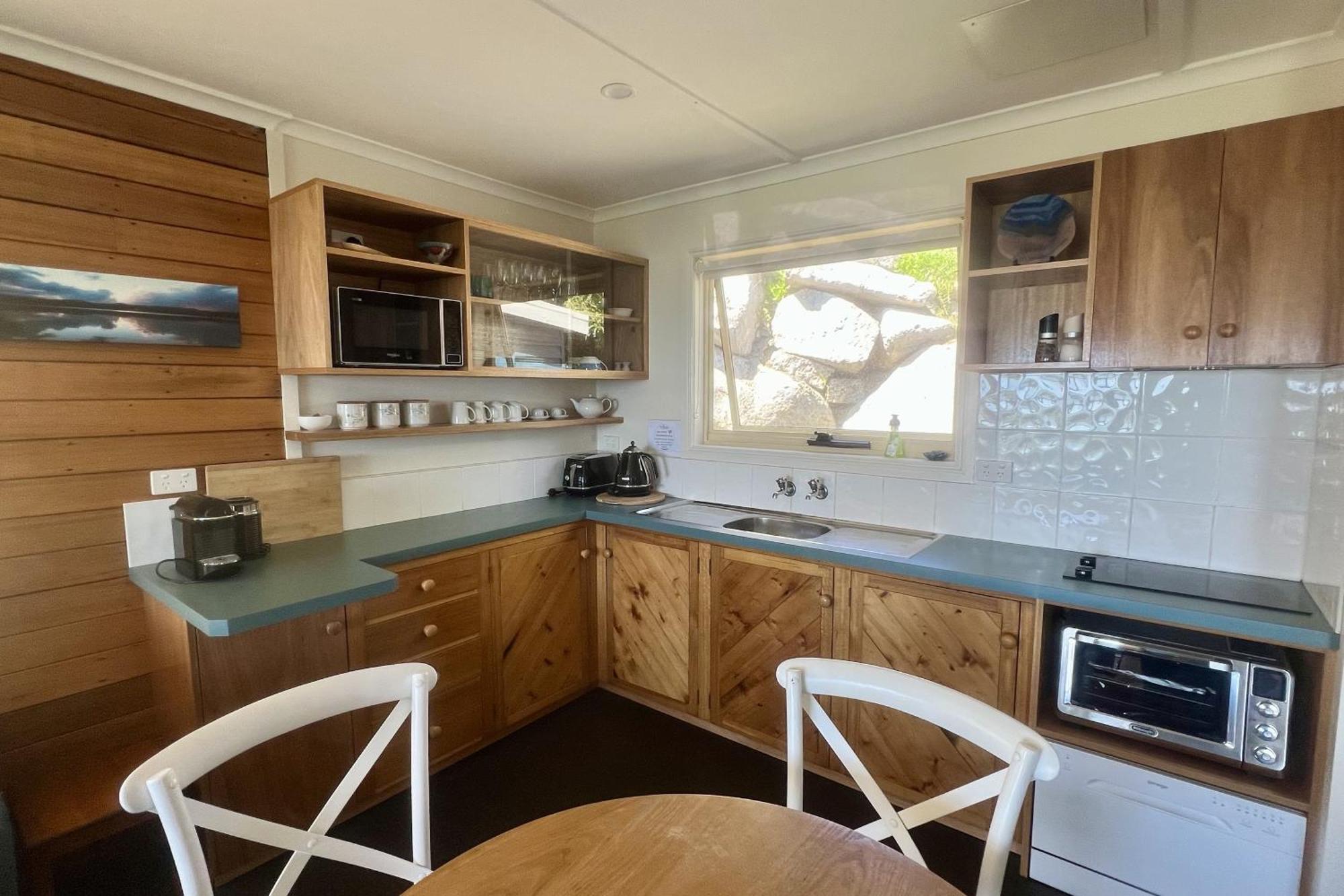 Binalong Beach Cottage Beachfront At Bay Of Fires Next To Restaurant Binalong Bay Экстерьер фото